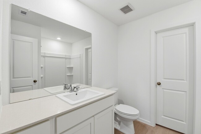 Building Photo - 629 Craven St