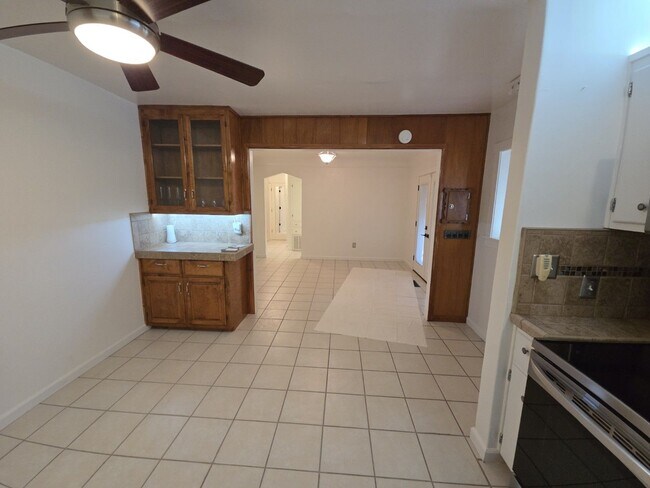 Building Photo - Elegant home with classic charm