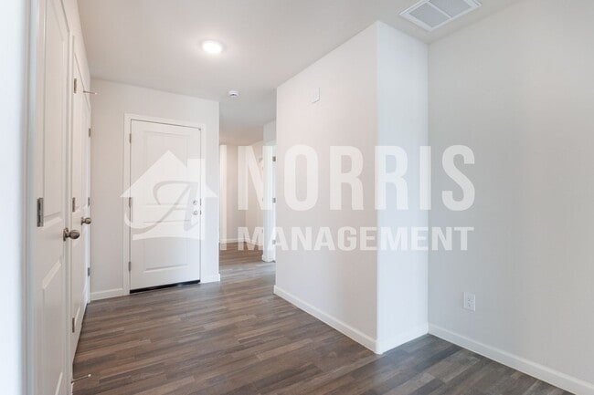 Building Photo - Beautiful New Home in Arizona City