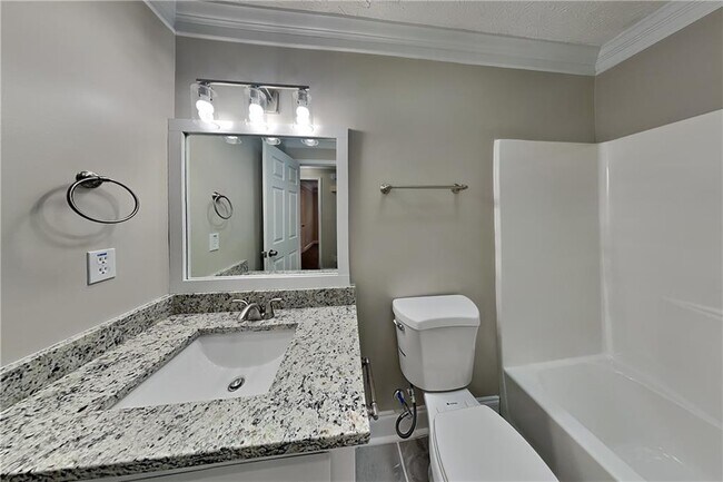 Building Photo - 1105 Tom Ln