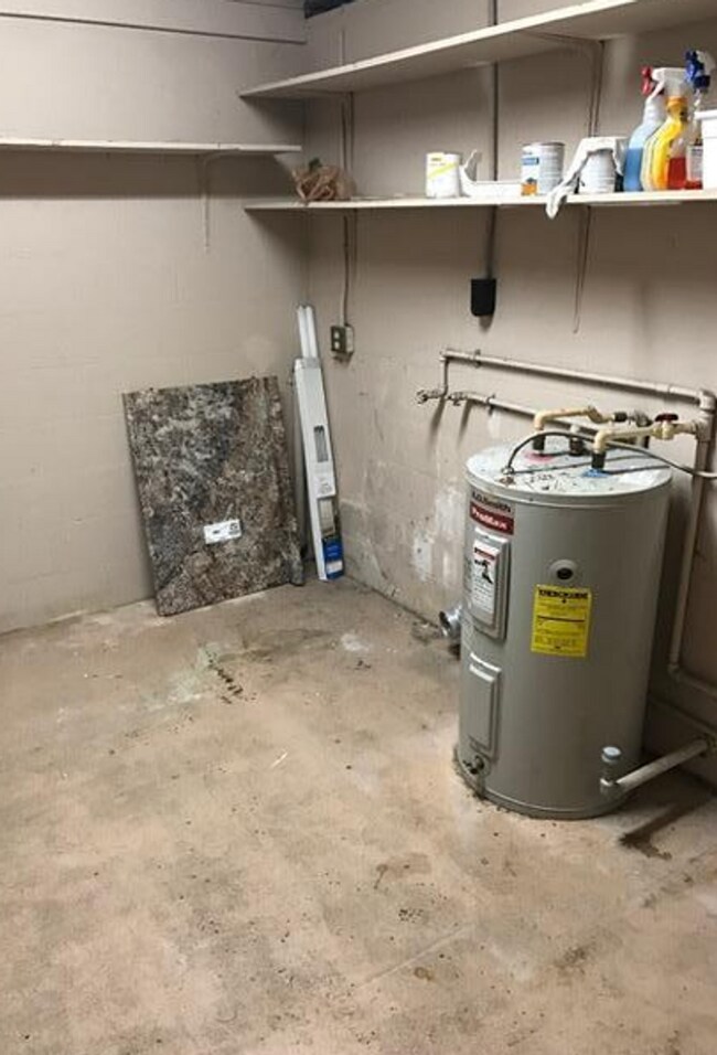 Building Photo - Cozy, Cute as a Button House, JAX Heights