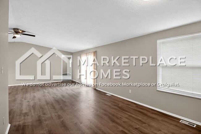 Building Photo - 916 Whidbey Ct