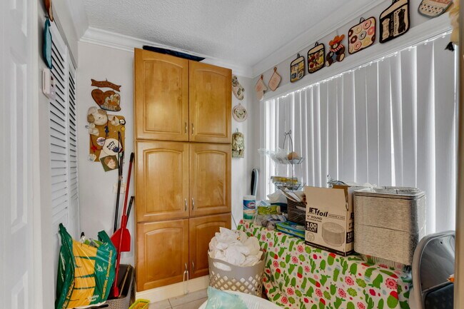 Building Photo - 7890 Lago Del Mar Dr