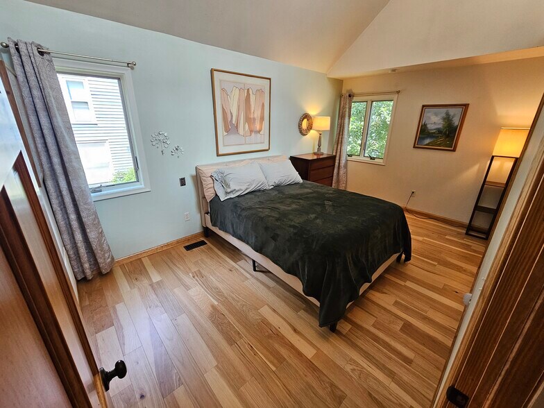 Building Photo - 808 Jones Dr