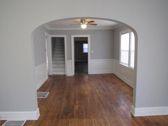 Building Photo - 1806 E 67th St