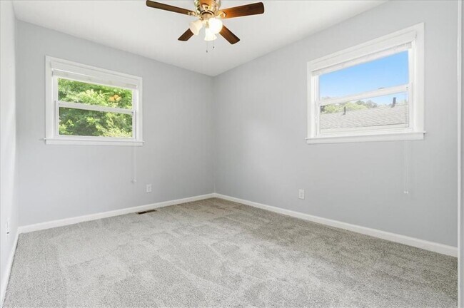 Building Photo - 2705 Lincoln Ct NW