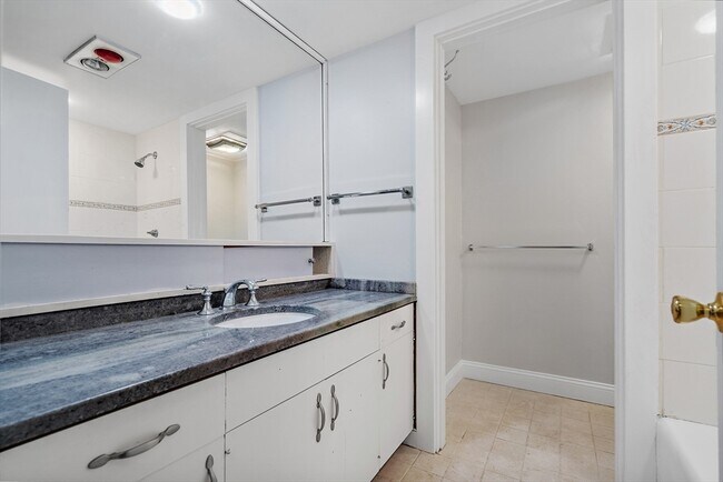 Building Photo - 379 Concord Rd