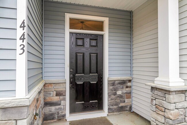 Building Photo - 443 Duskywing Dr