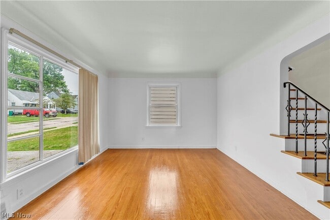 Building Photo - 15901 Edgewood Ave