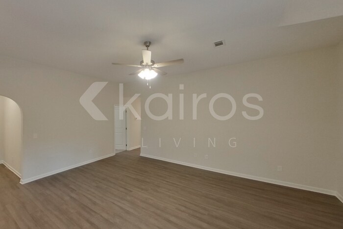 Building Photo - 553 Mt Airy Dr