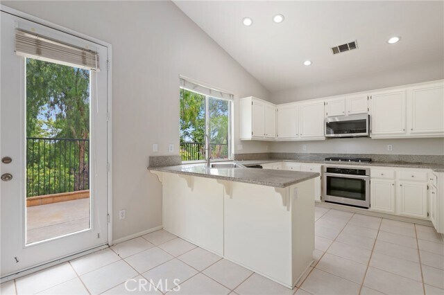 Building Photo - 38 Colony Way