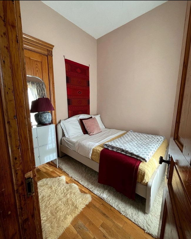 Building Photo - 2156 W Pierce Ave