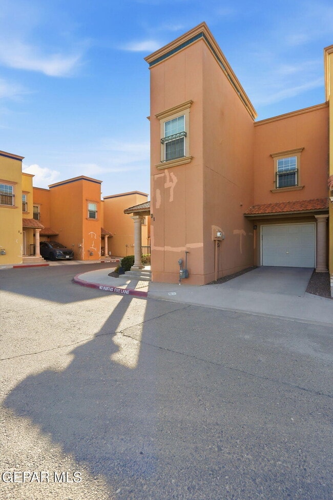 Building Photo - 3150 N Yarbrough Dr