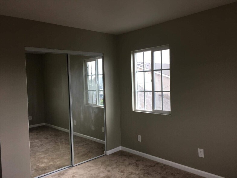 Building Photo - 7187 Santa Lucia Cir