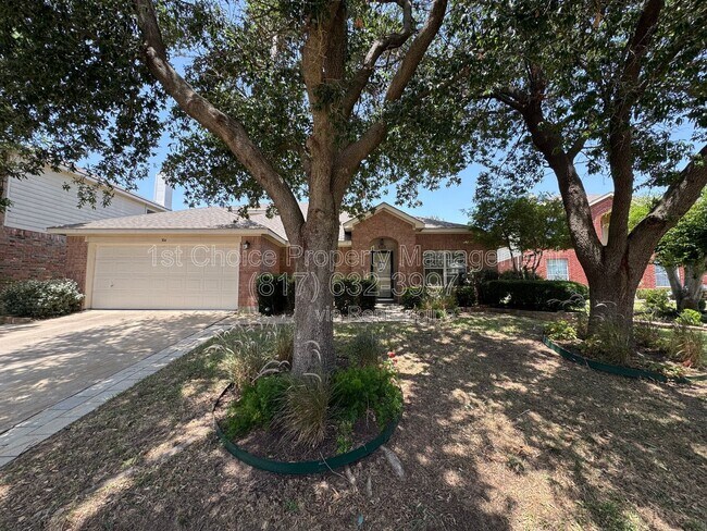 Building Photo - 304 E Clover Park Dr