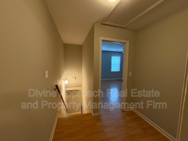 Building Photo - 830 Jamestown Manor Park