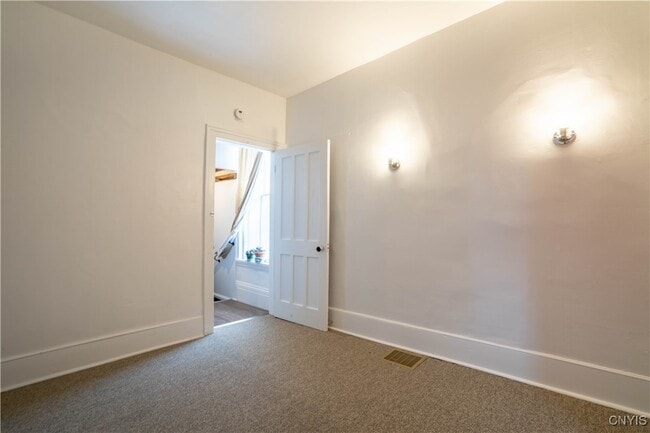 Building Photo - 13 W Monroe St