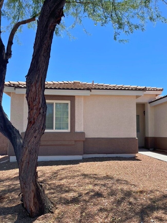 Building Photo - MOVE-IN READY 3BR/2BA SINGLE FAMILY HOME I...
