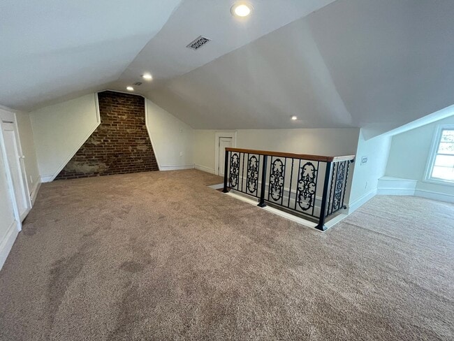 Building Photo - Updated 3/2 House in Old East Rome $2,150