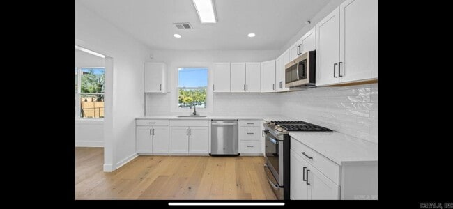 Building Photo - 2501 S Maple St