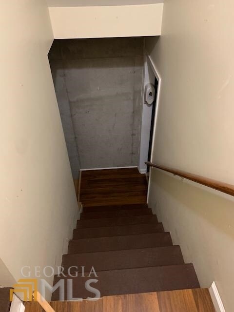 Building Photo - 552 Magnolia Dr