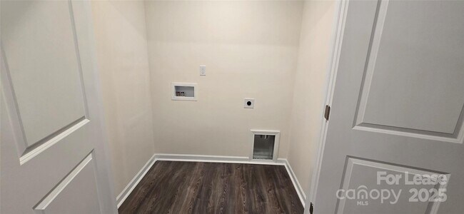 Building Photo - 1931 Tranquility Cir