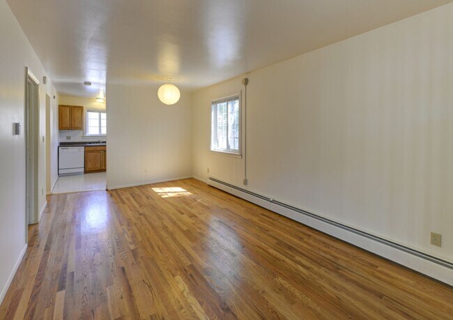 Building Photo - Cozy 2 bed/1 bath in Central Boulder with ...