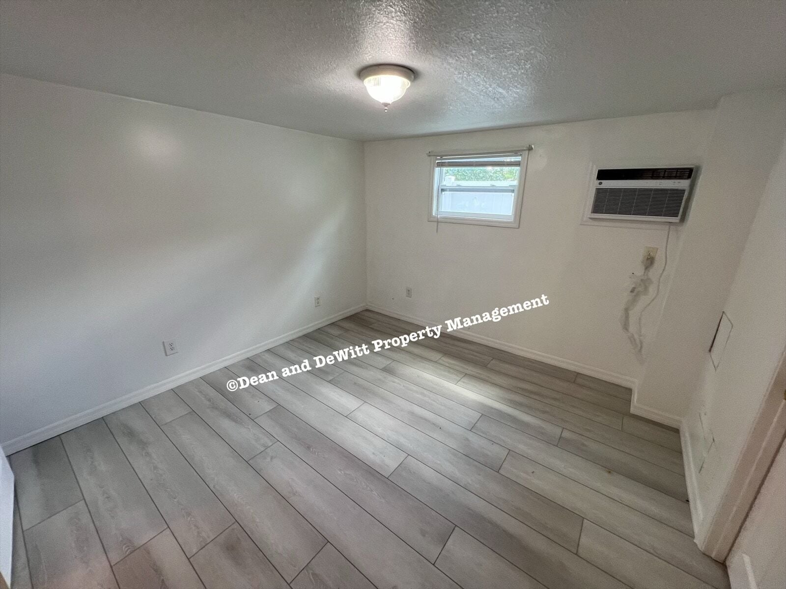 Building Photo - 1 Bed/1 Bath - Unit 2