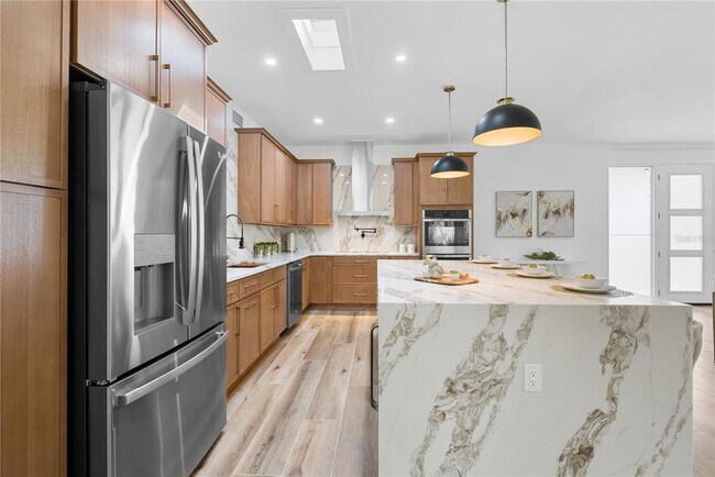 Building Photo - 4879 Commonwealth Dr