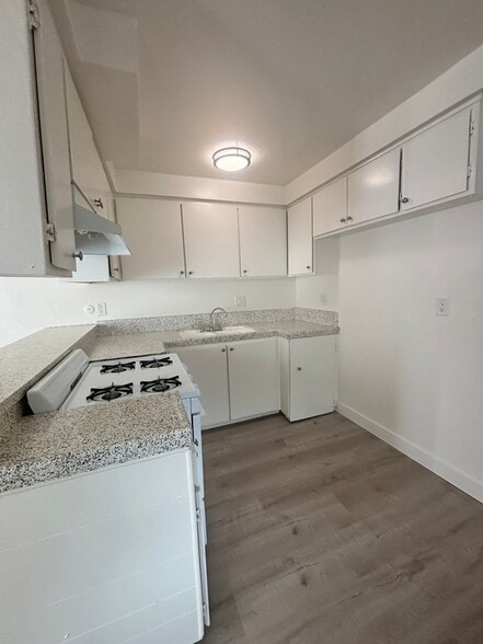 Building Photo - 8202 Ashgrove Dr