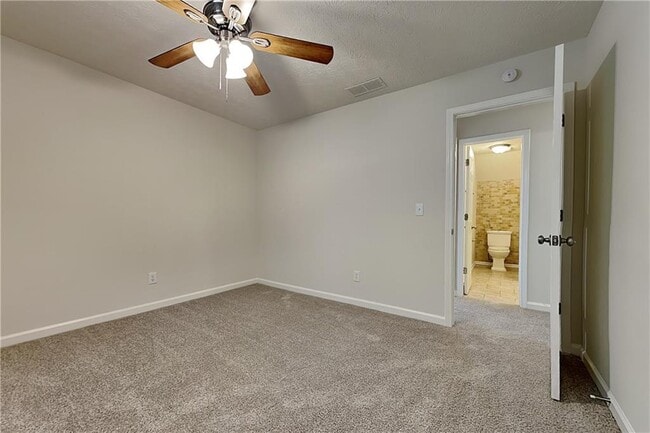 Building Photo - 1555 Rose Pointe Dr
