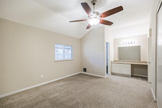 Building Photo - 12326 Flaxen Dr
