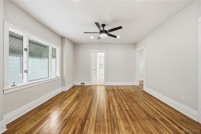 Building Photo - 36 Krakow St