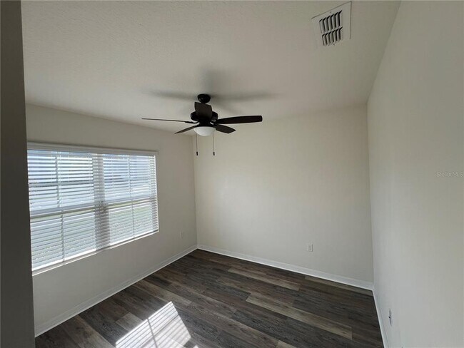 Building Photo - 1143 Cambridge Dr