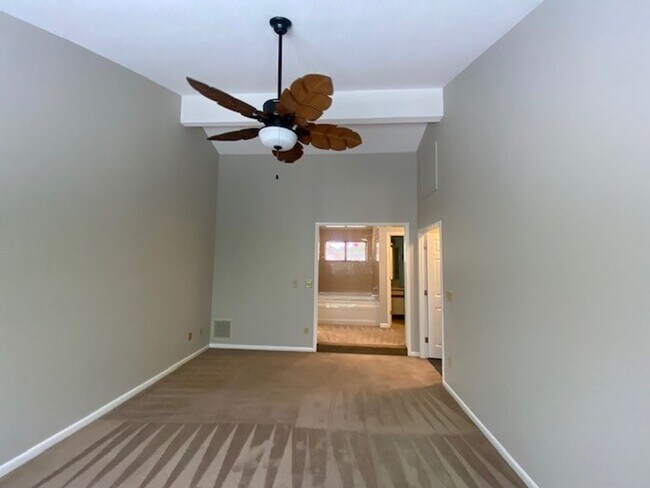 Building Photo - Welcome to this stunning 2-bedroom, 2-bath...