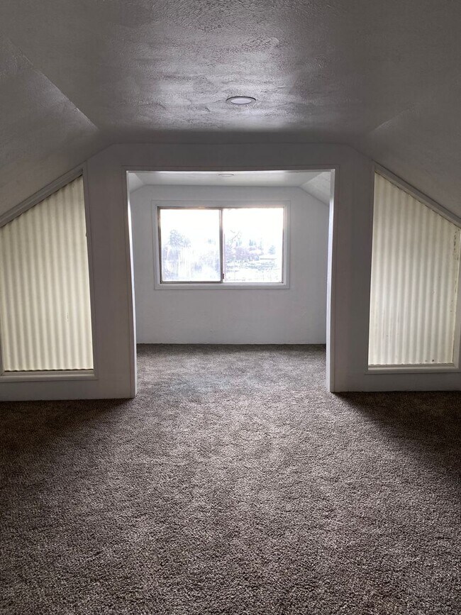 Building Photo - Illinois Duplex