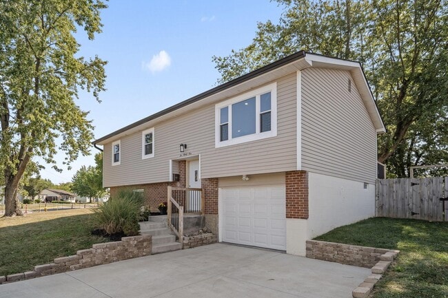 Building Photo - 299 Lombard Rd