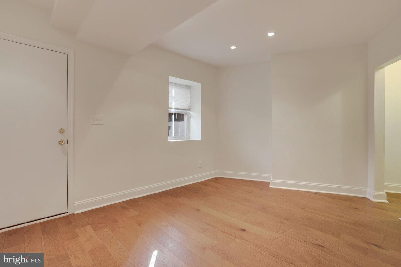 Building Photo - 1707 6th St NW