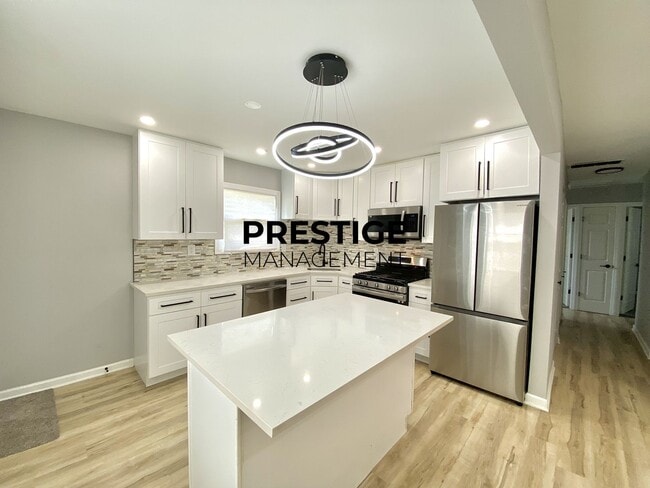 Building Photo - Updated 3 Bedroom Home in Gary
