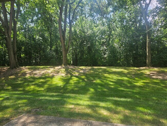Building Photo - 5800 Oakwood Dr