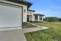 Building Photo - 727 Aletha Ave S