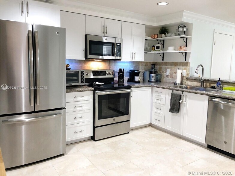 Building Photo - 1372 Veracruz Ln