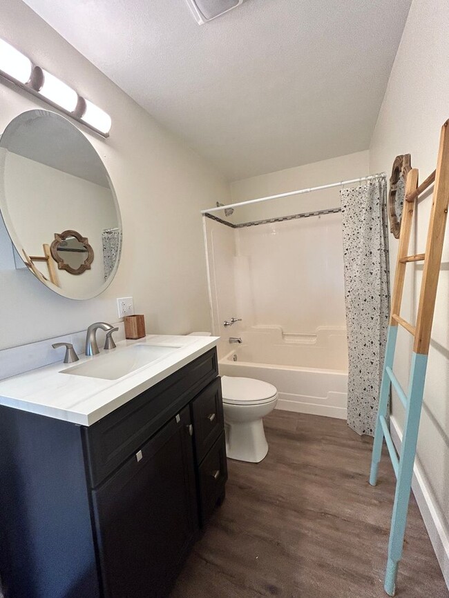 Building Photo - Welcome home to this completely renovated ...