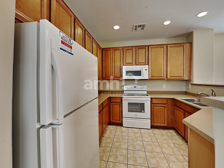 Building Photo - 14906 N 174th Ln
