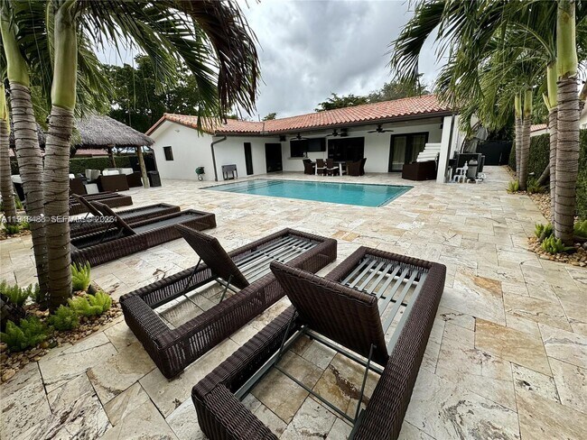 Building Photo - 15101 Garvock Pl