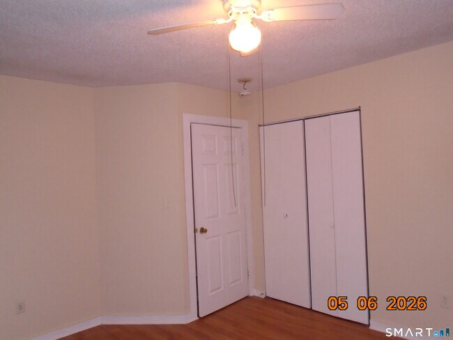 Building Photo - 327 Augur St