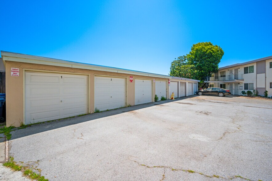 Building Photo - 2542 Denning Ct