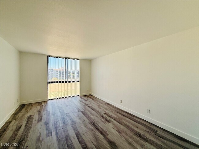 Building Photo - 3930 S University Center Dr