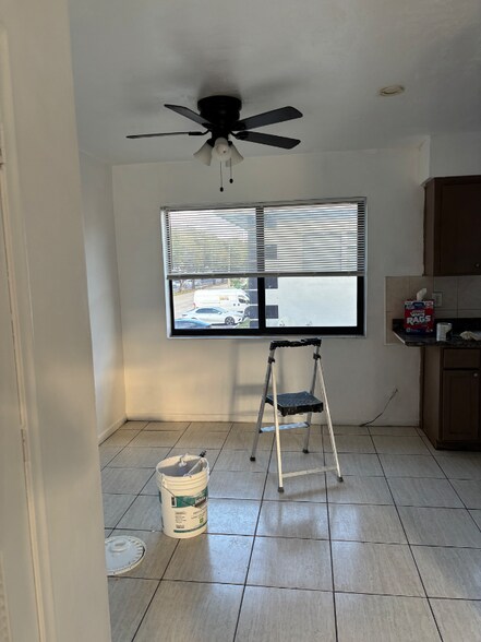 Building Photo - 5940 NW 16th Pl