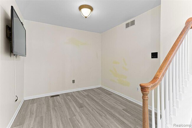 Building Photo - 30575 Hogan Ln